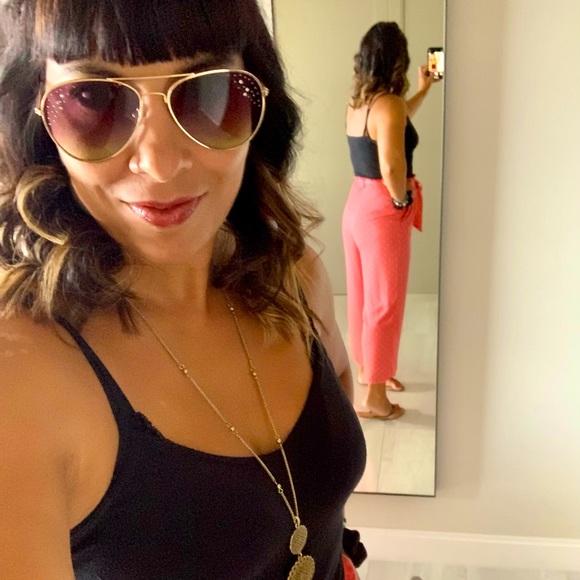 Meet your Posher, Amanda - Picture 1 of 1